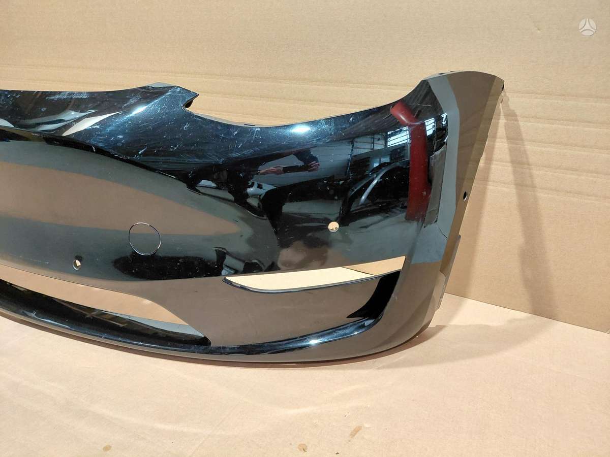 Tesla Model Y Versija su pdc skylėmis