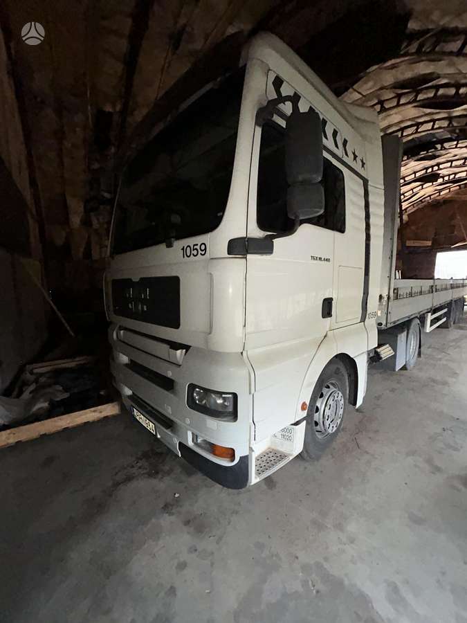 MAN 18.440, single sleeper