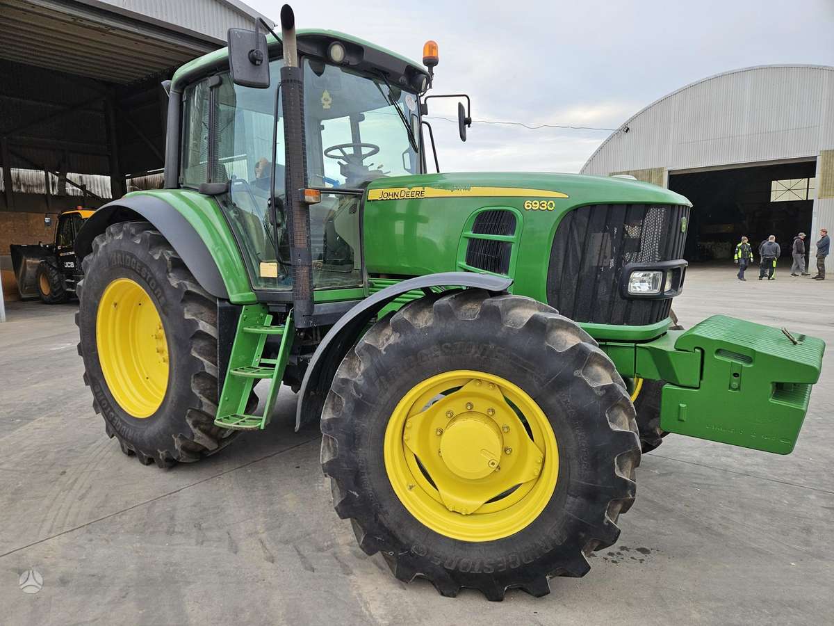 John Deere 6930, traktoriai