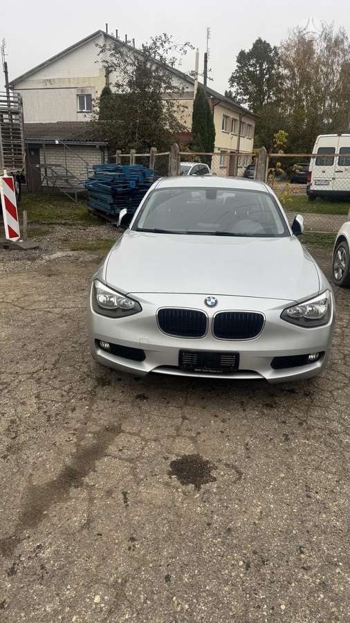 BMW 118, hatchback