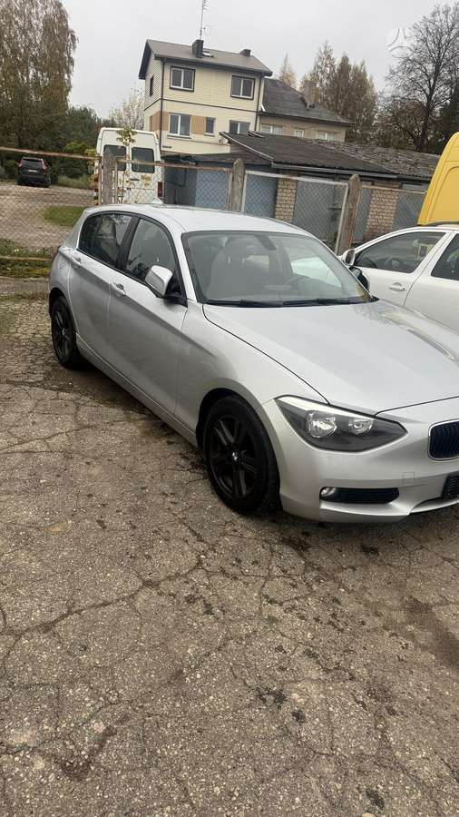 BMW 118, hatchback