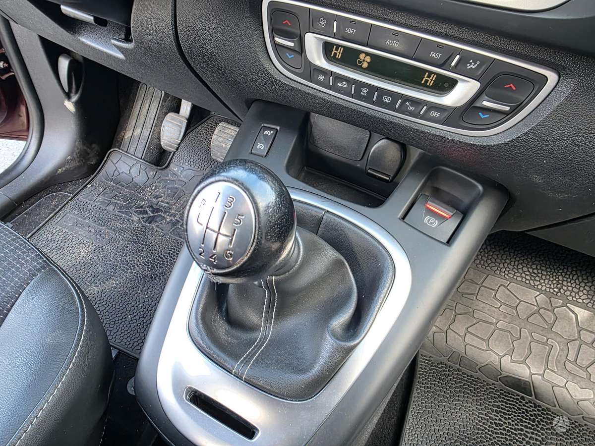 Renault Scenic 2014 — photo 14