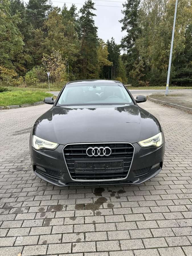 Audi A5 Sportback dalimis. 1 6d 84kw variklio kodas cjeb spalvos kodas lz7l pava
