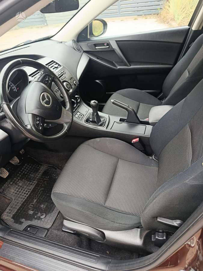 Mazda 3, 1.6 l., Хэтчбек