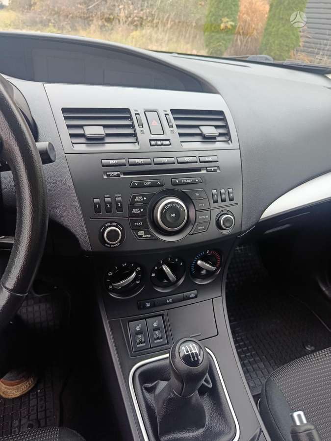 Mazda 3, 1.6 l., Хэтчбек