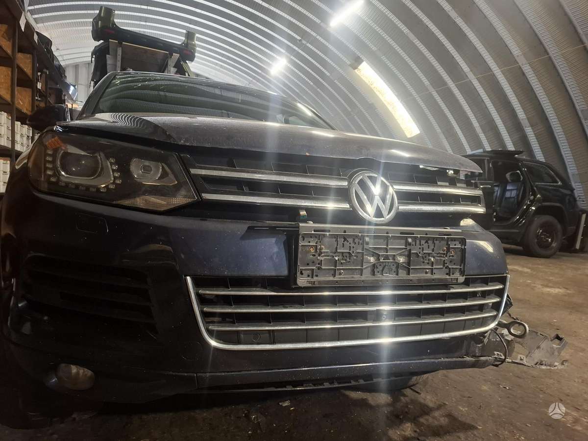 Volkswagen Touareg, spalva 217