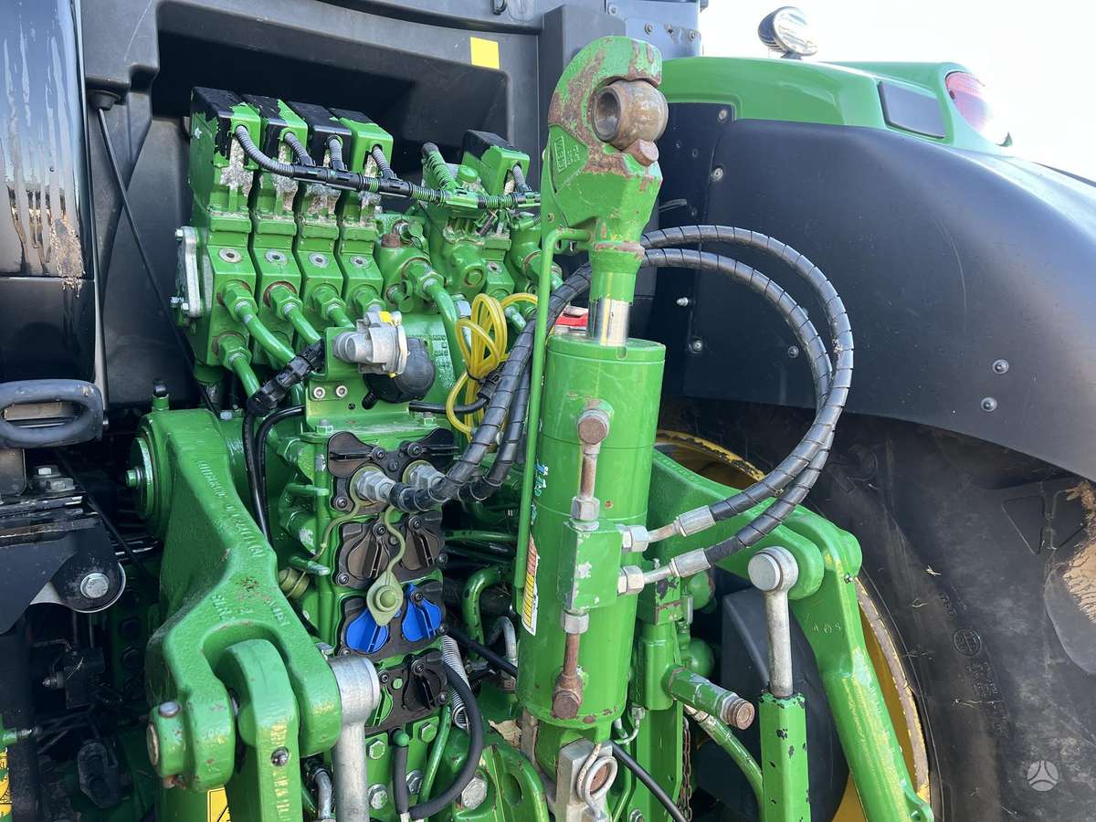 John Deere 6250R, traktoriai