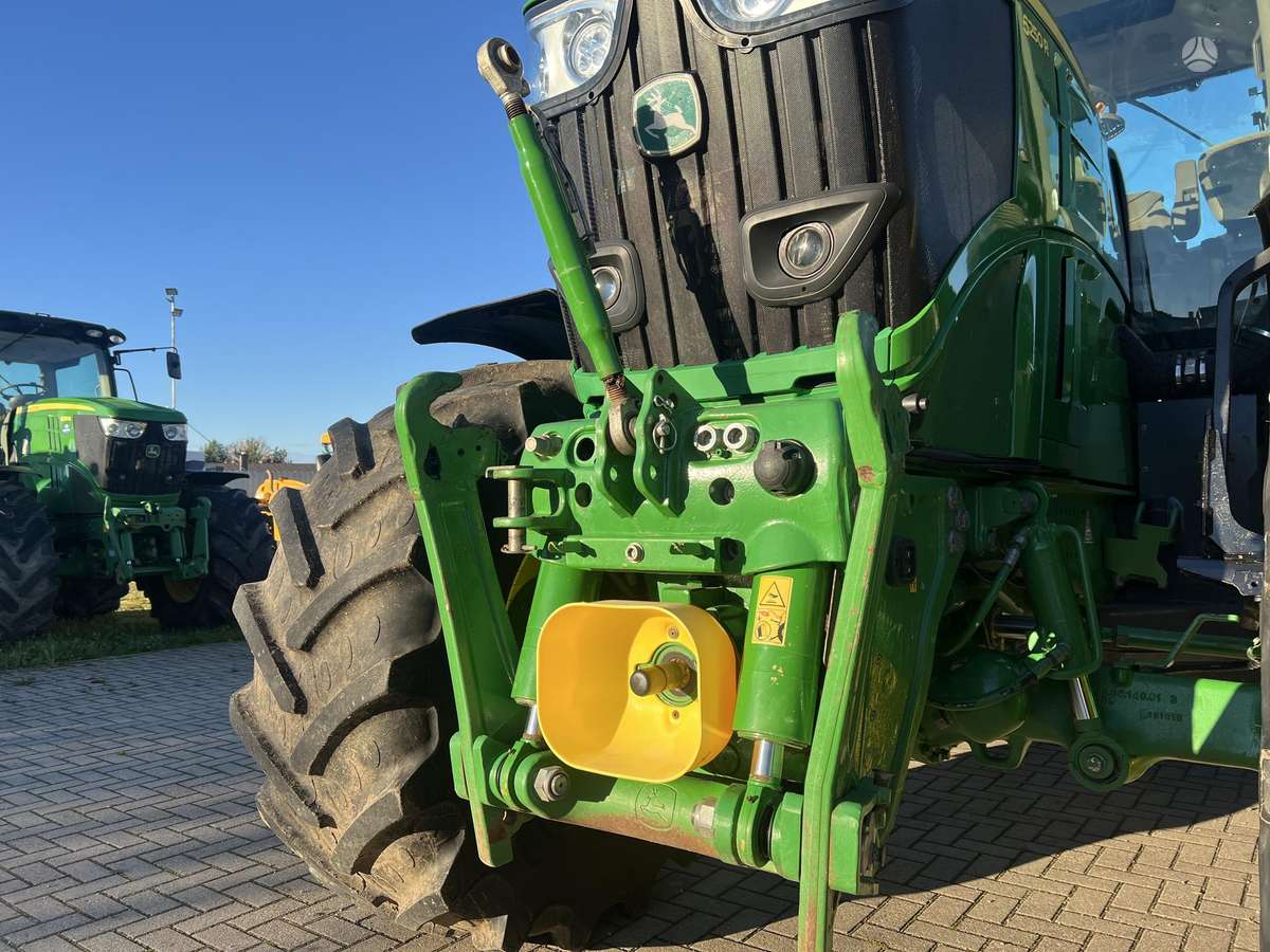 John Deere 6250R, traktoriai