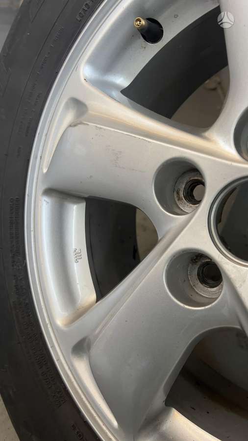 Hyundai, lengvojo lydinio, R16