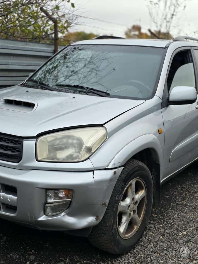 Toyota RAV4 по частям
