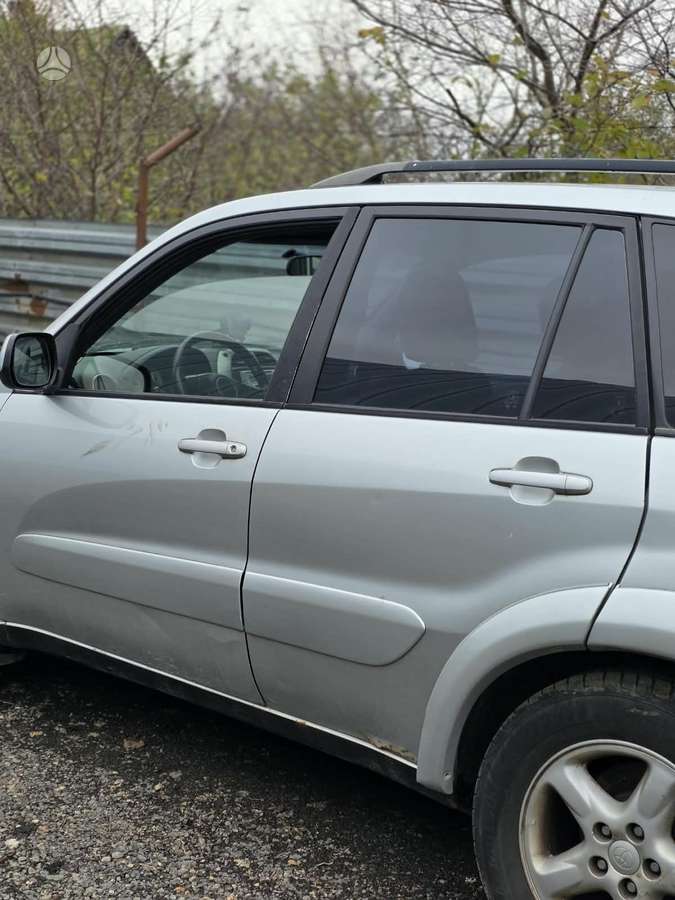 Toyota RAV4 по частям