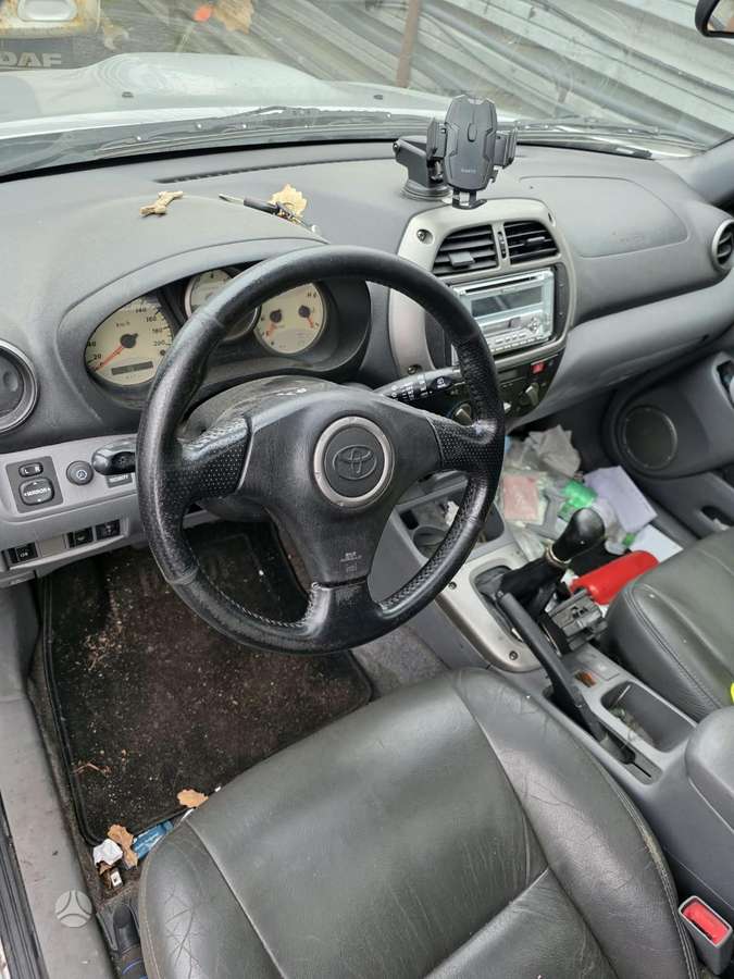 Toyota RAV4 по частям