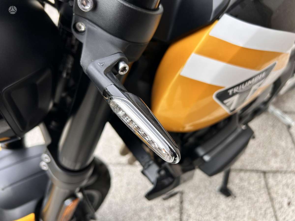 Triumph Trident 660cc, street / классические