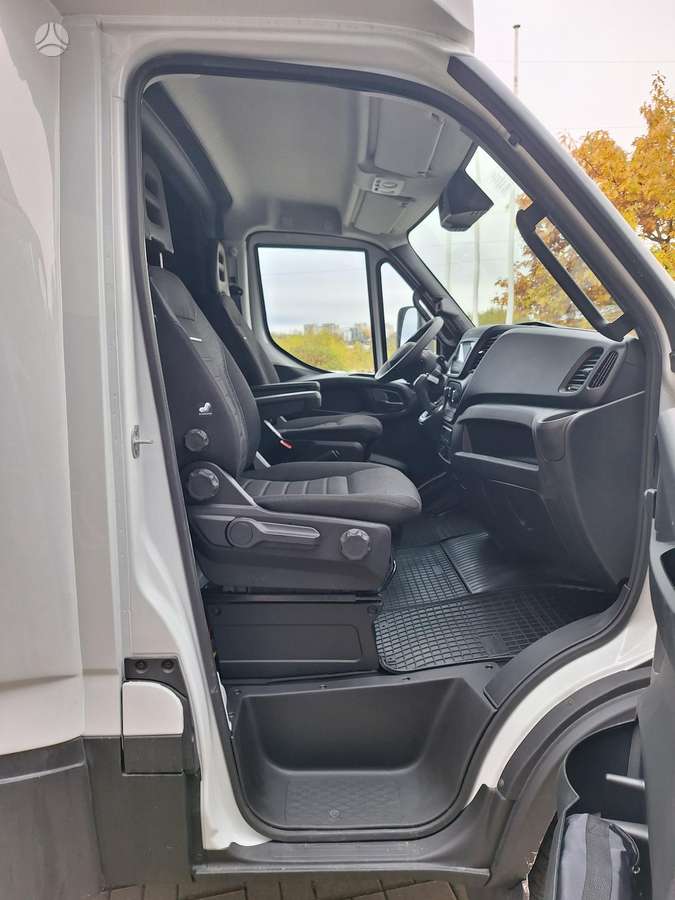 Iveco Daily, бортовые с тентом