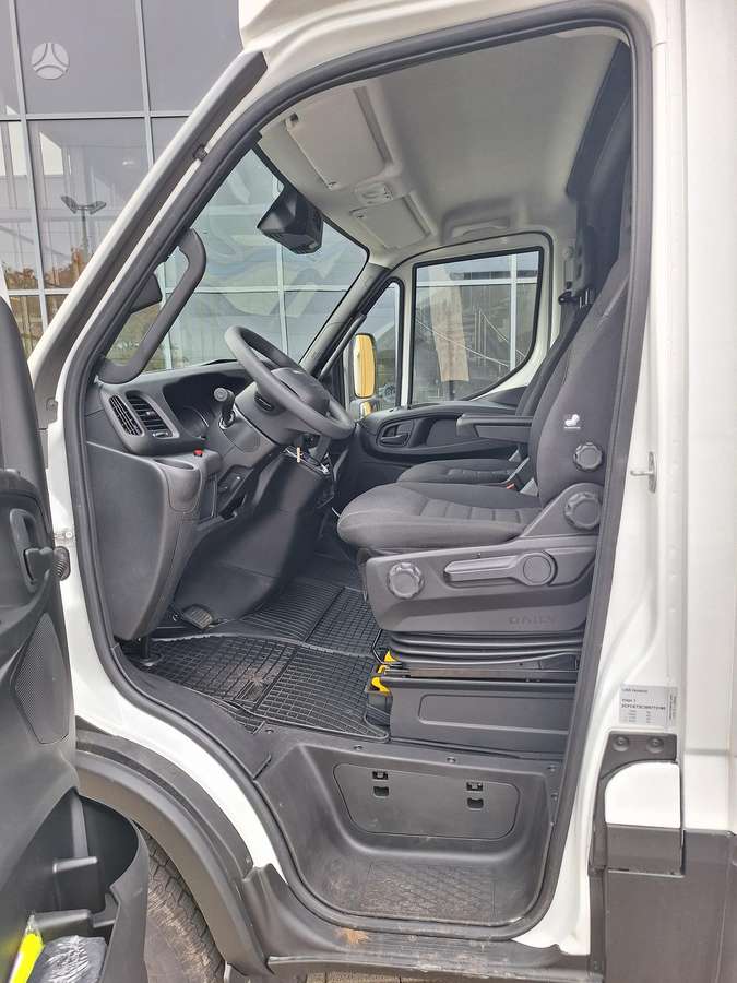Iveco Daily, бортовые с тентом