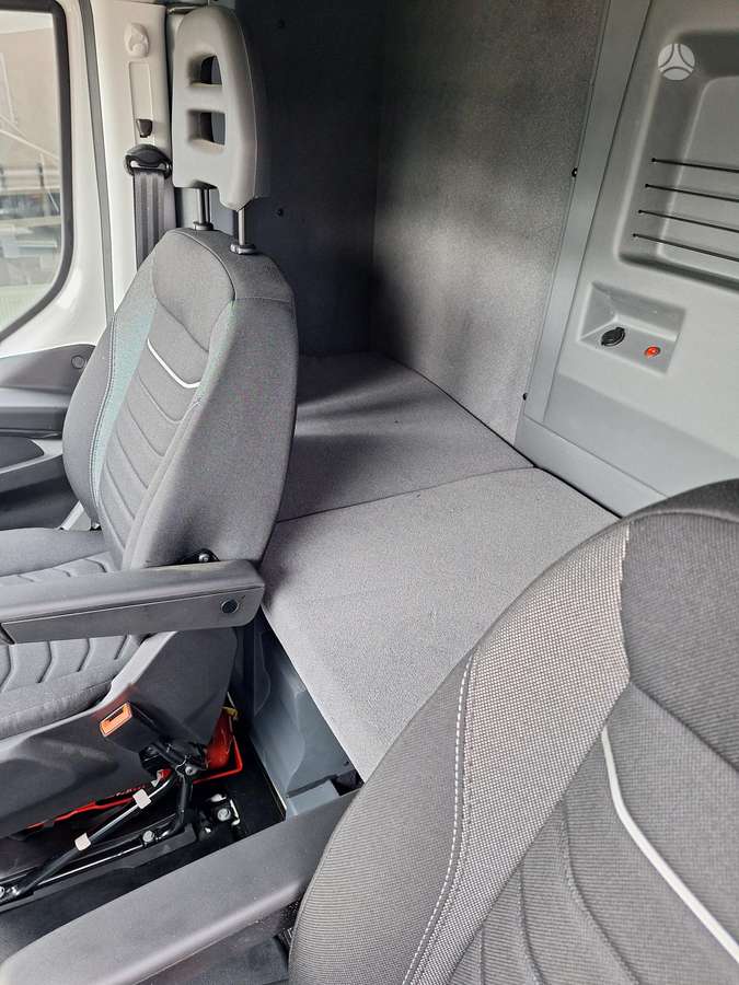 Iveco Daily, бортовые с тентом