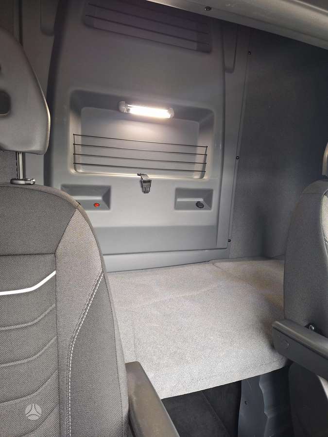 Iveco Daily, бортовые с тентом