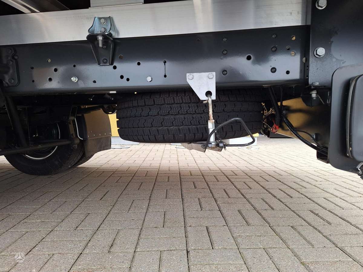 Iveco Daily, бортовые с тентом