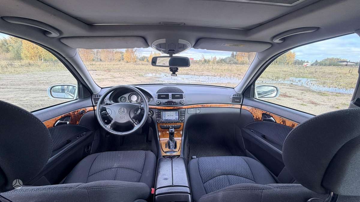 Mercedes-Benz E220, 2.2 l., Седан