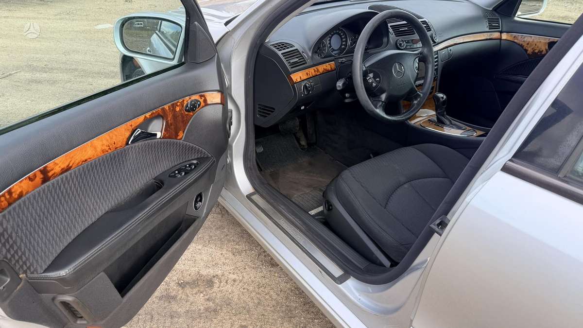 Mercedes-Benz E220, 2.2 l., Седан