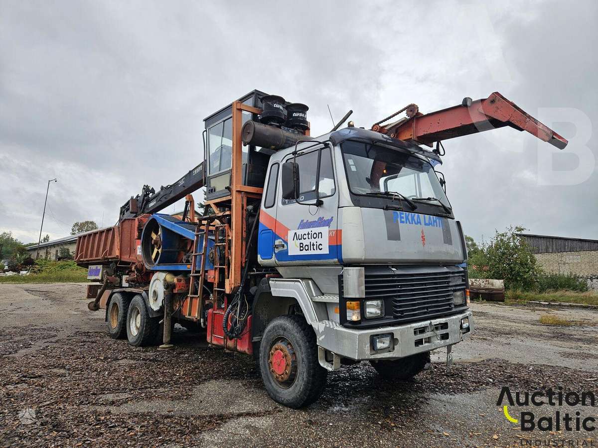 Sisu SM300, mulchers / grinders