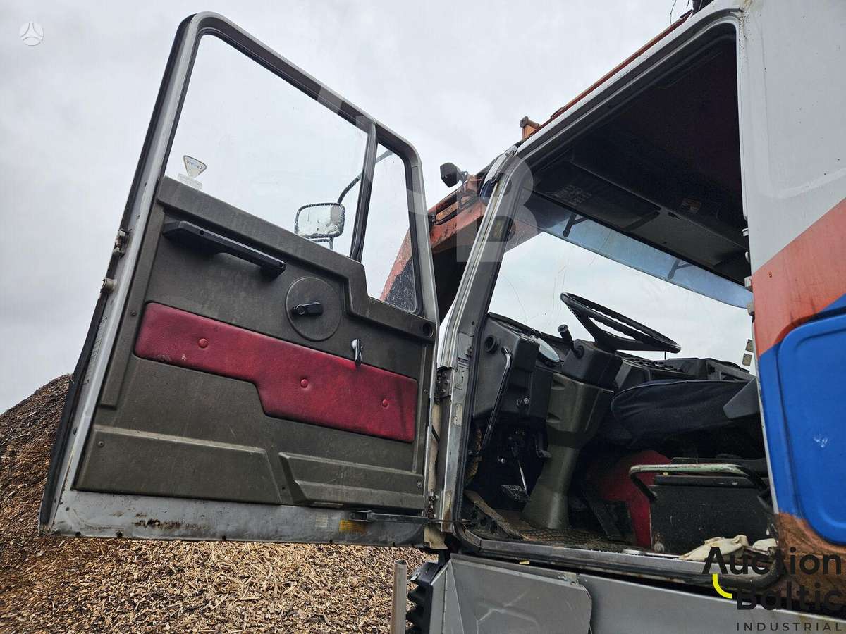 Sisu SM300, mulchers / grinders