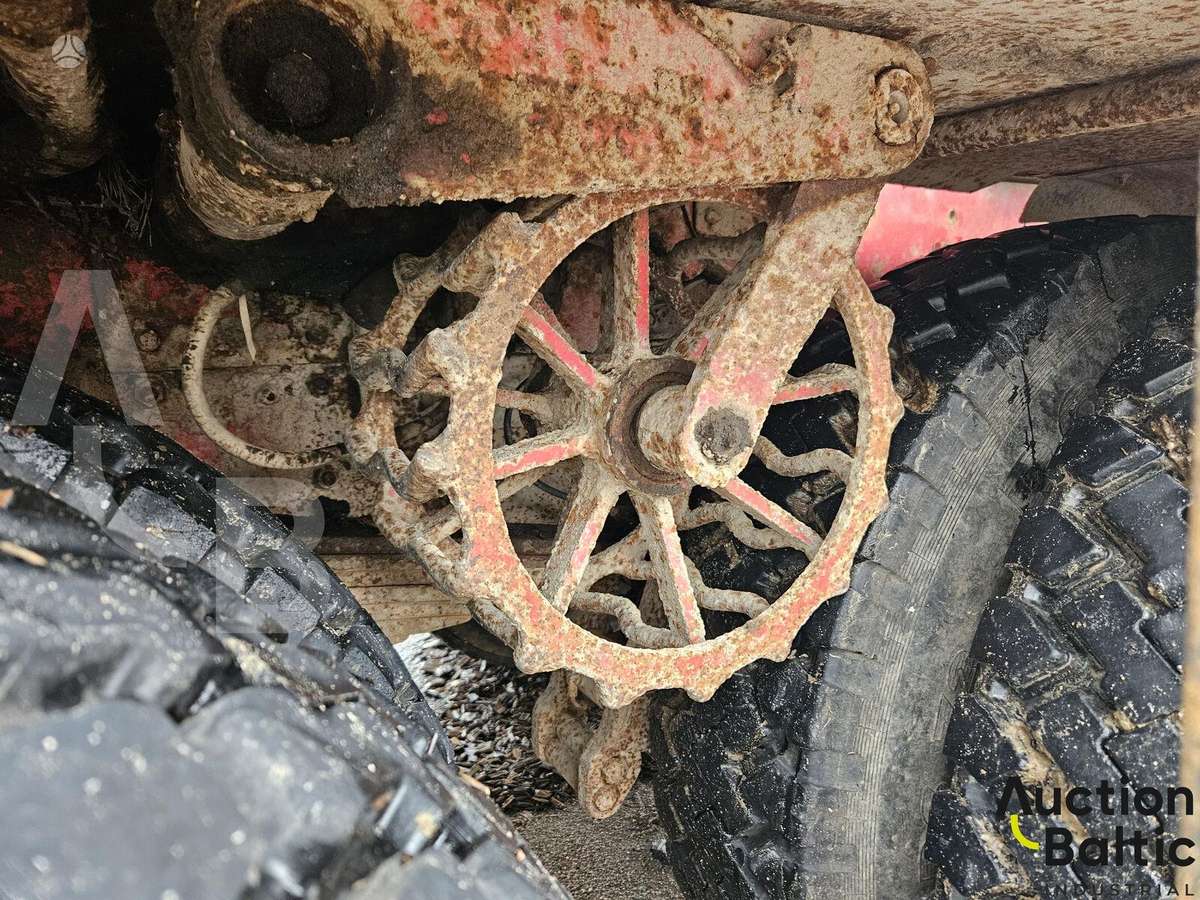 Sisu SM300, mulchers / grinders