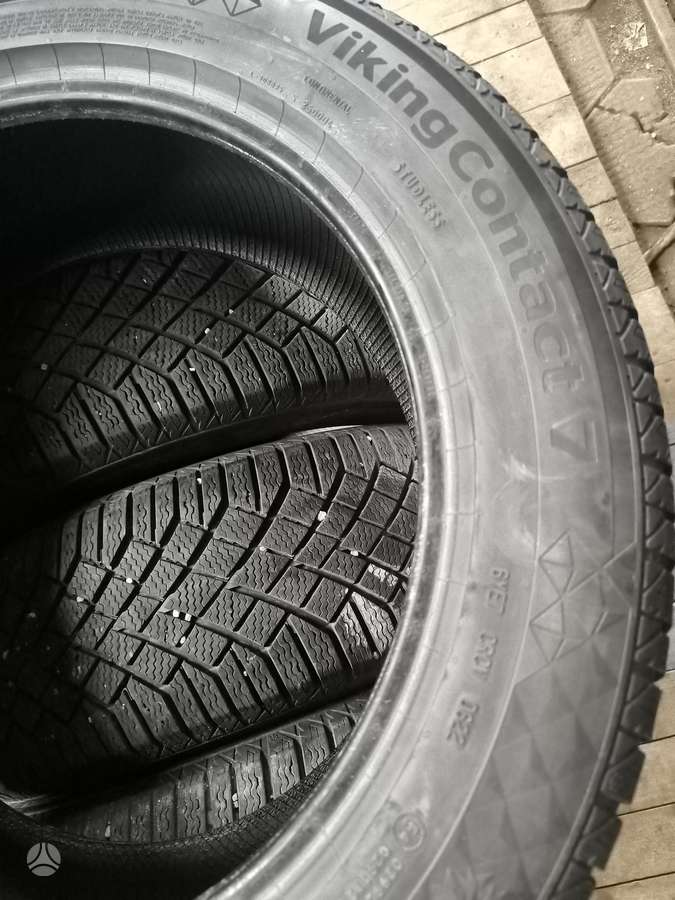 Continental, всесезонные 235/55 R19