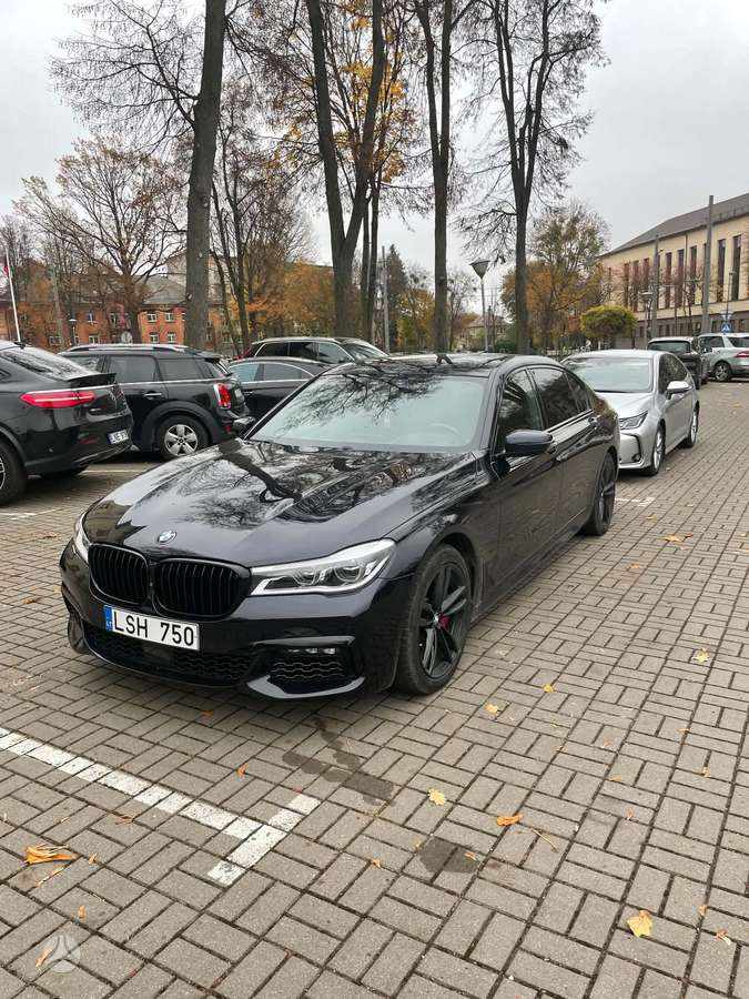 BMW 750