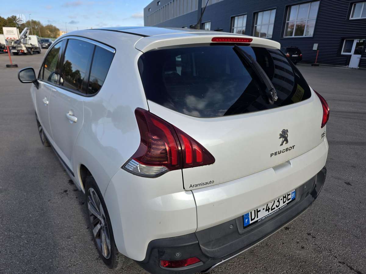 Peugeot 3008 2014 — салон