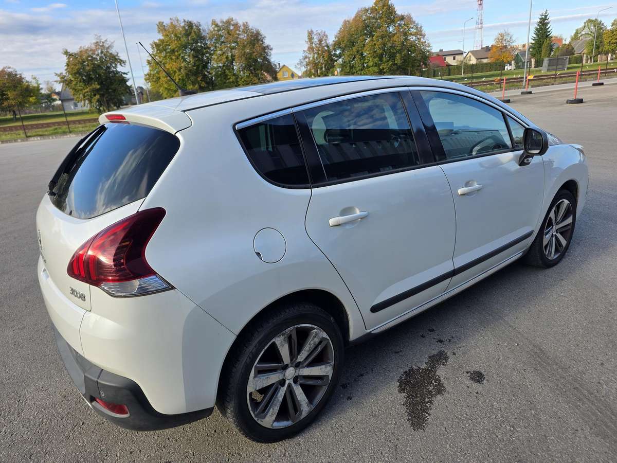 Peugeot 3008 2014 — двигун 1560 cm³, 114 HP (84kW)