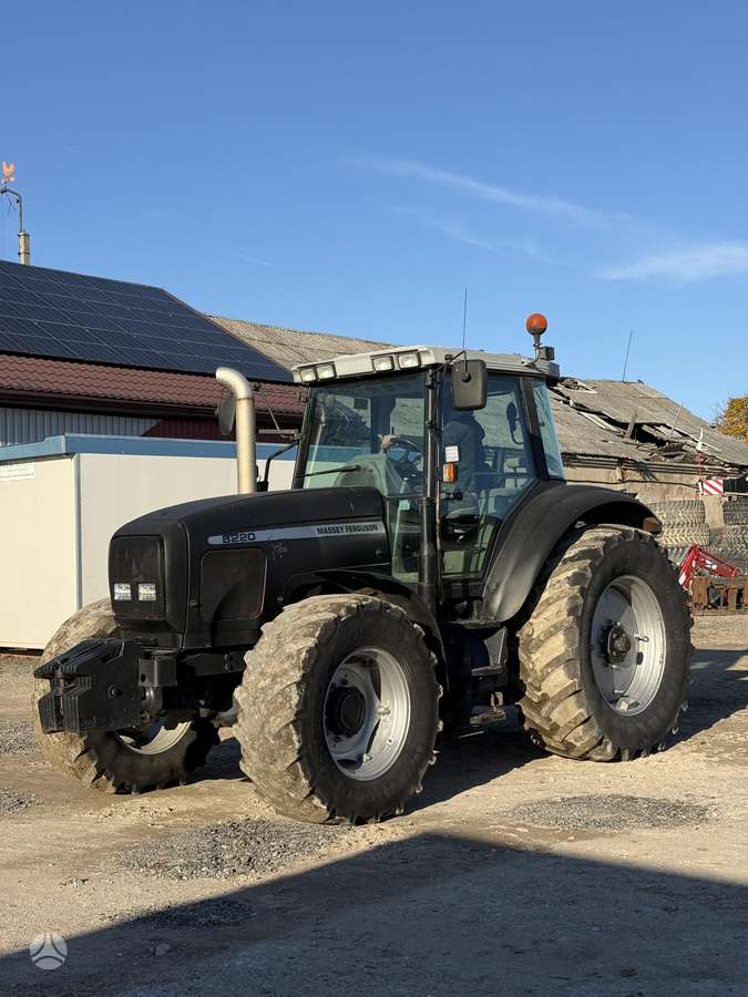 Massey Ferguson 8220, tractors