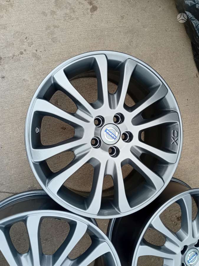Volvo, lengvojo lydinio, R18