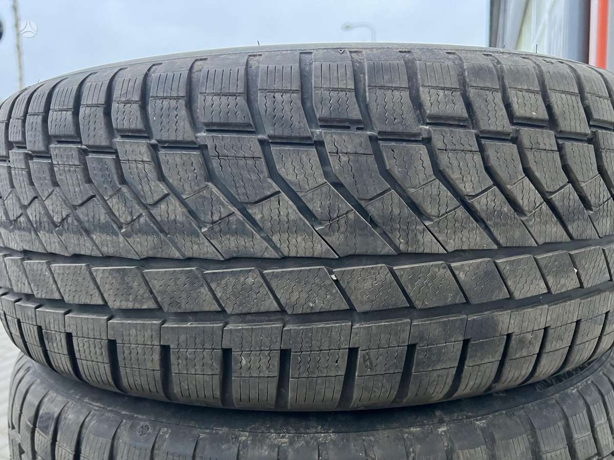 Falken, winter 235/50 R19