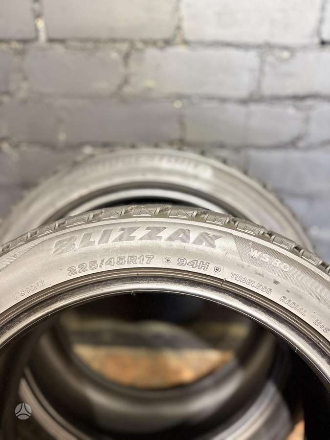 Bridgestone Blizzak WS80, winter 225/45 R17