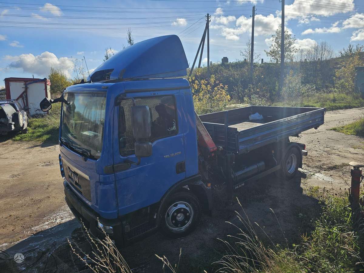 MAN TGL 12.220, dumpers with crane