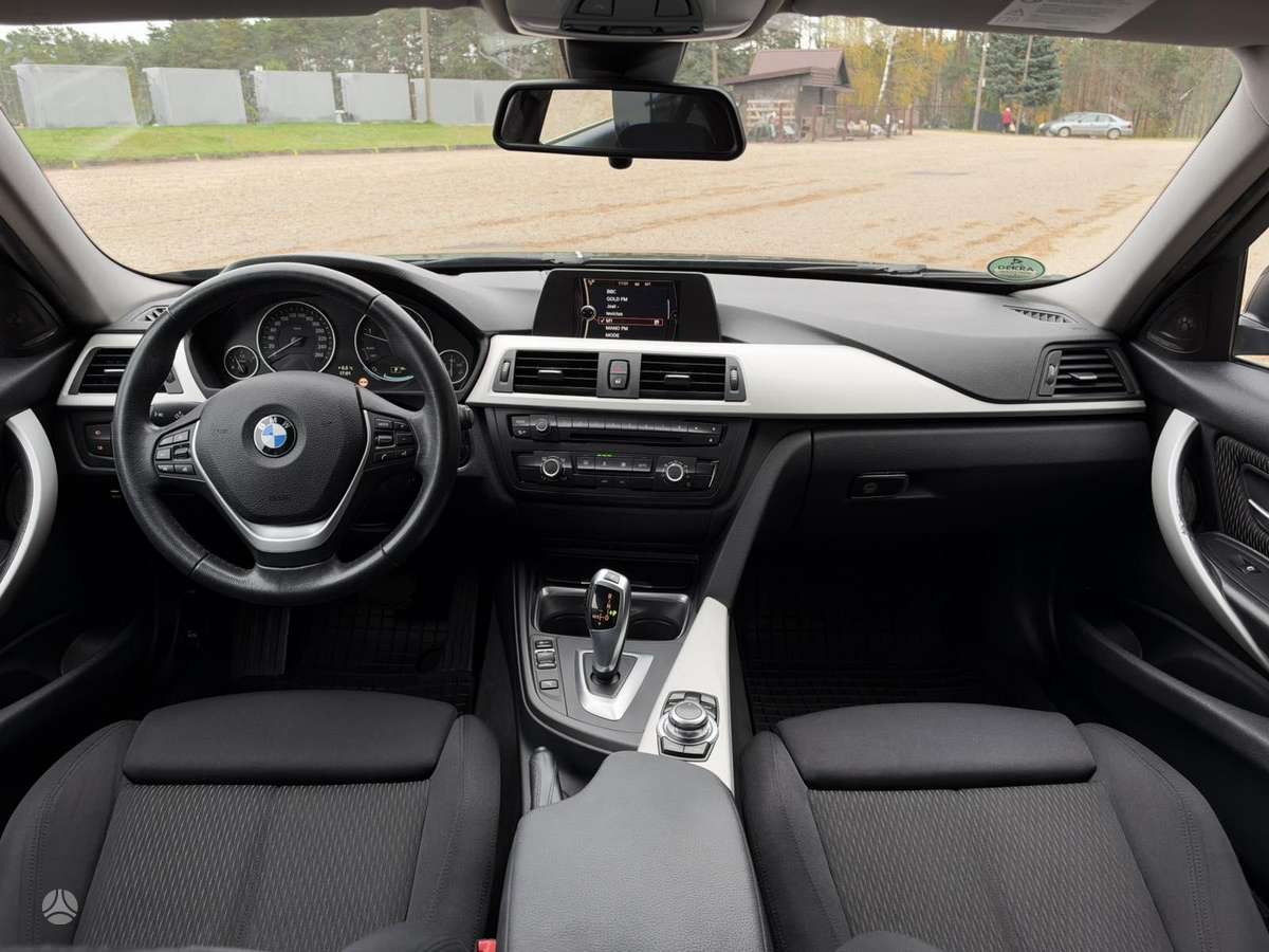 BMW 320, sedanas