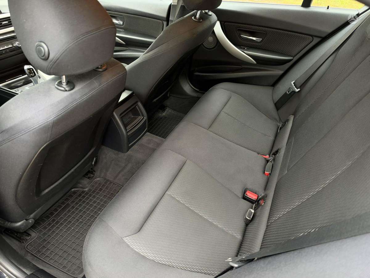 BMW 320, sedanas