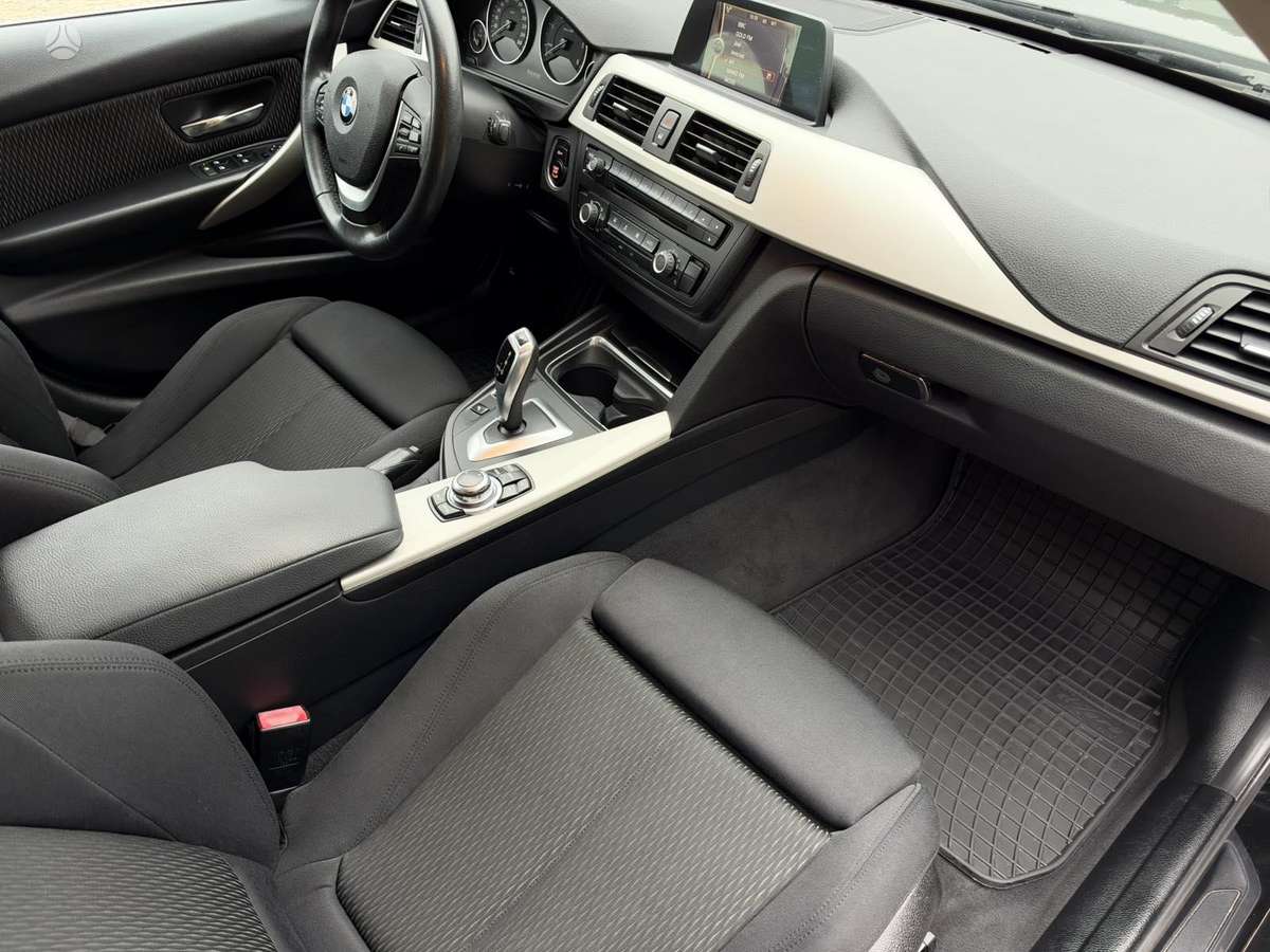 BMW 320, sedanas