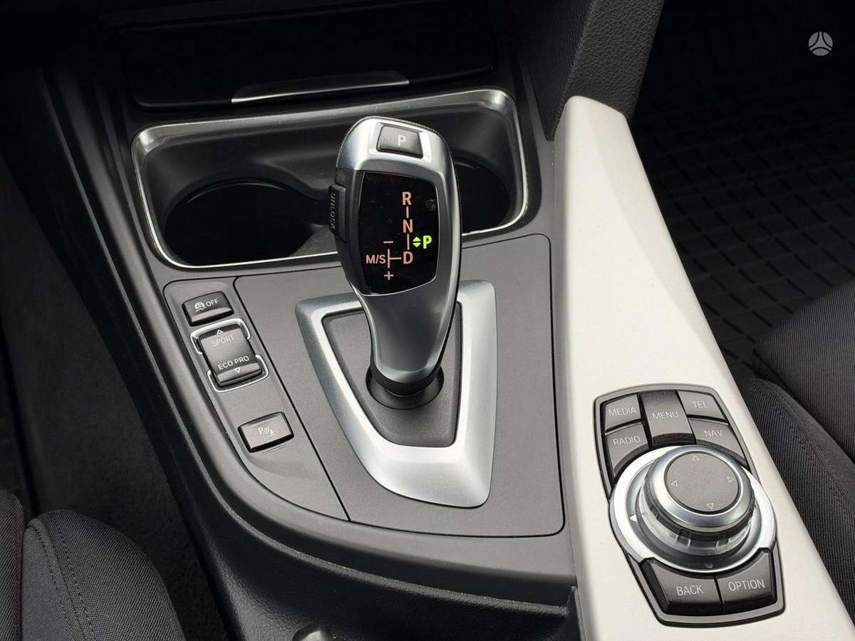 BMW 320, sedanas