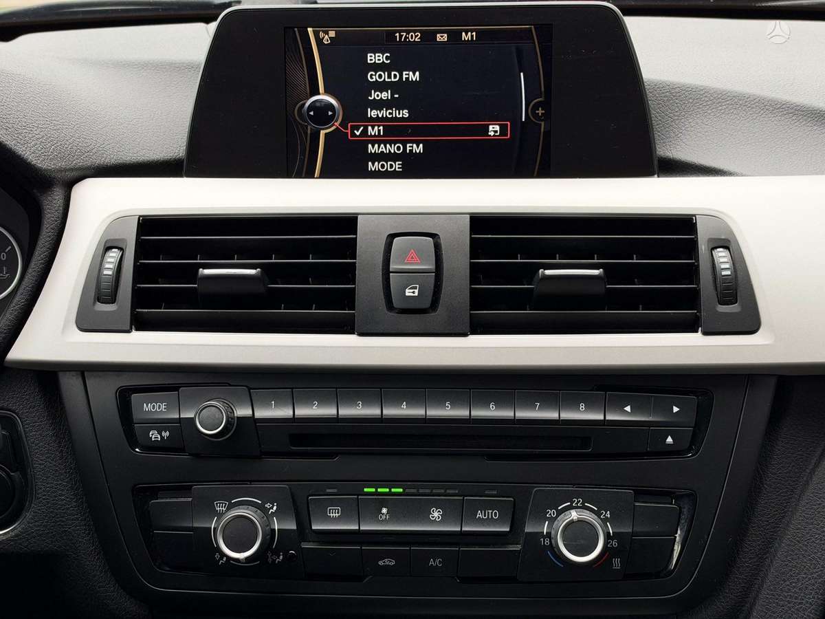 BMW 320, sedanas