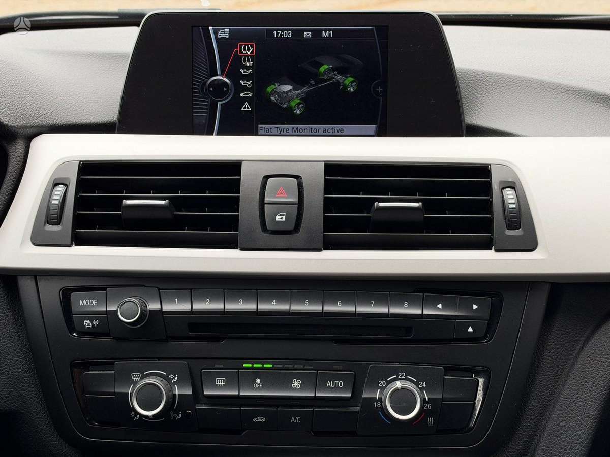 BMW 320, sedanas