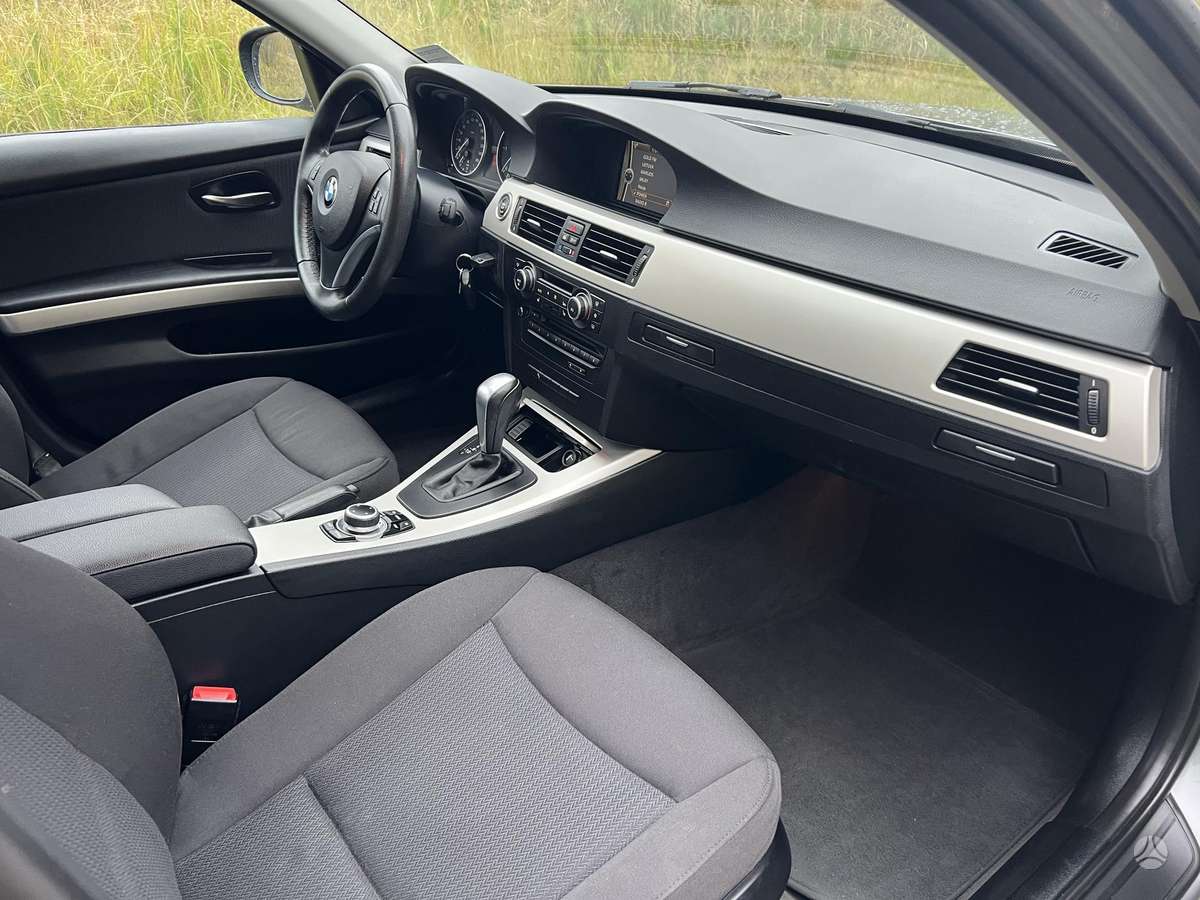 BMW 318, 2.0 l., Седан