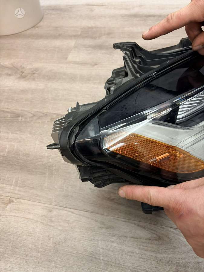 Volvo S60 Kairė usa full led 550e kairė europa mid led klijuota 200e de