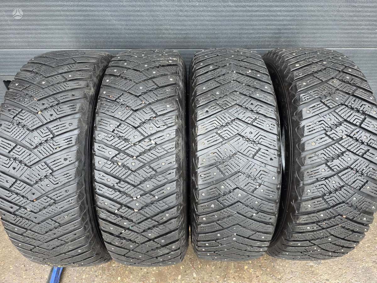 Goodyear, зимние 215/60 R17
