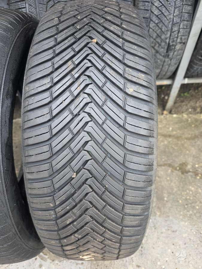Continental, всесезонные 235/60 R17