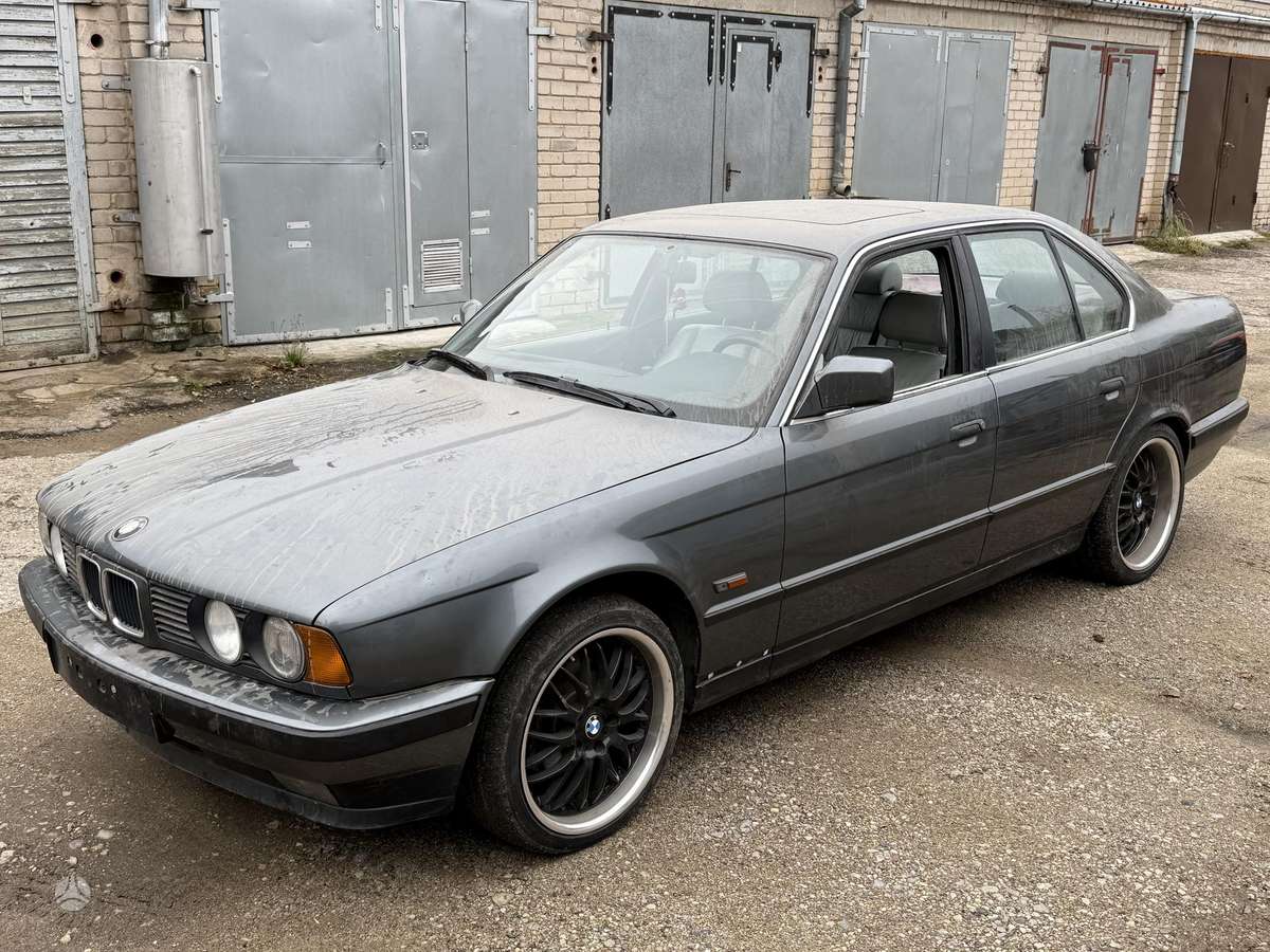 BMW 525