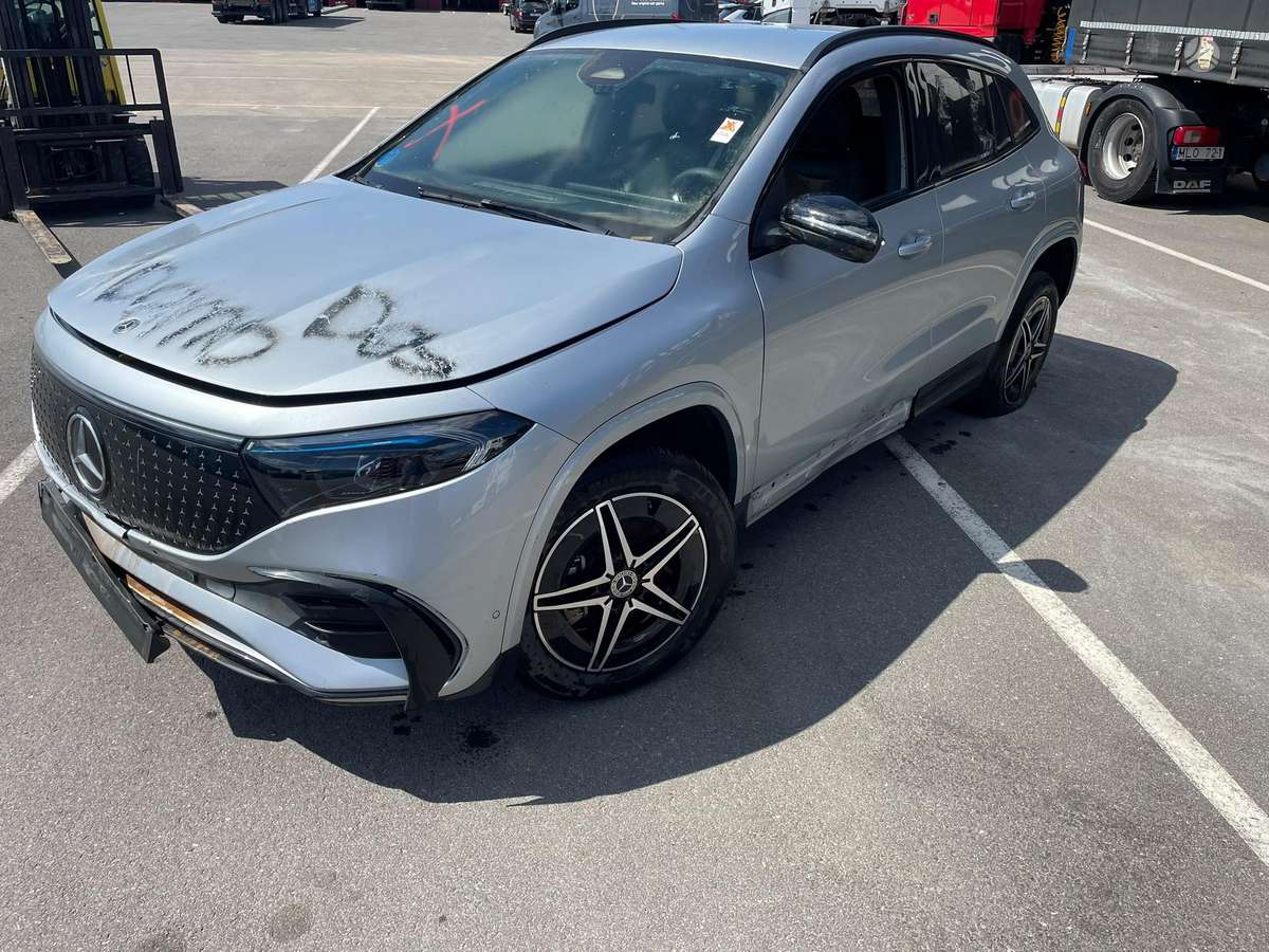 Mercedes-Benz EQA Dalimis