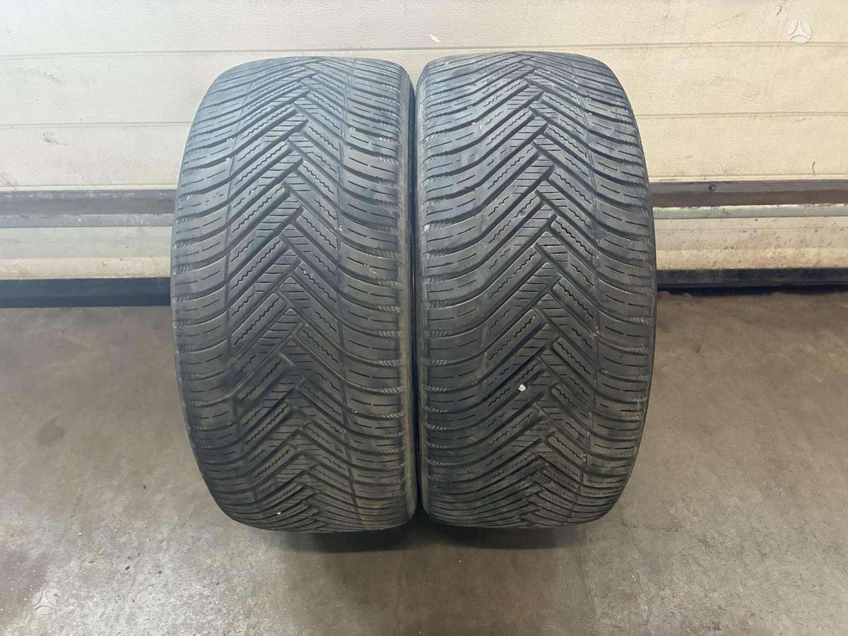 Hankook Kinergy 4s, всесезонные 235/45 R17