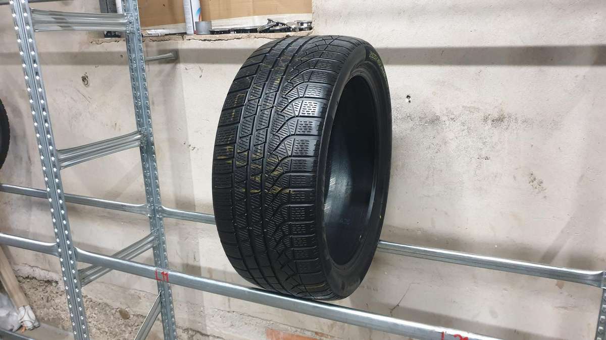 Pirelli PZero TM Winter, зимние 255/40 R19